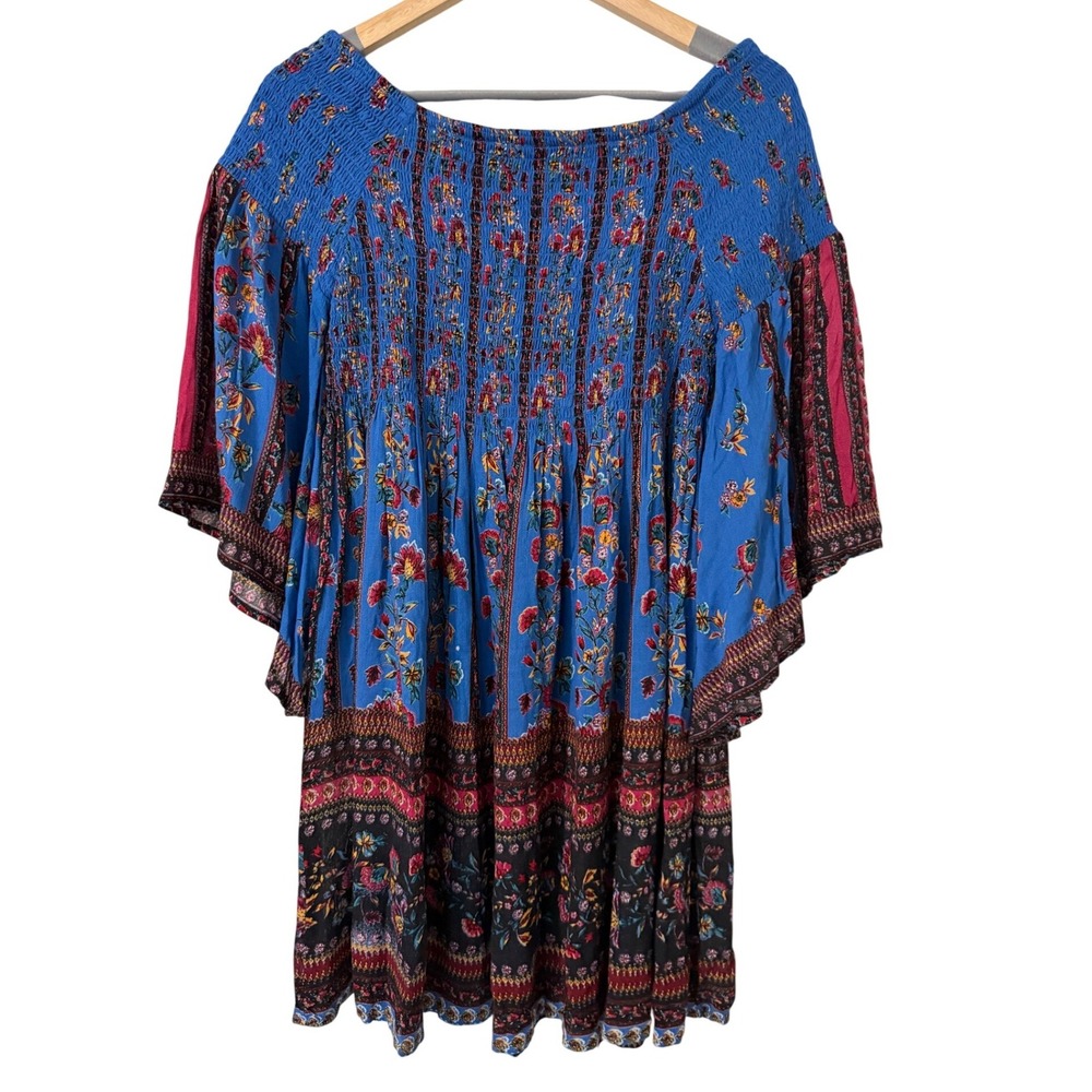 ANGIE Blue Floral Smocked Empire Waist‎ Flutter Sleeve Tunic Size Medium